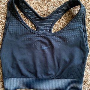 Nike pro sports bra